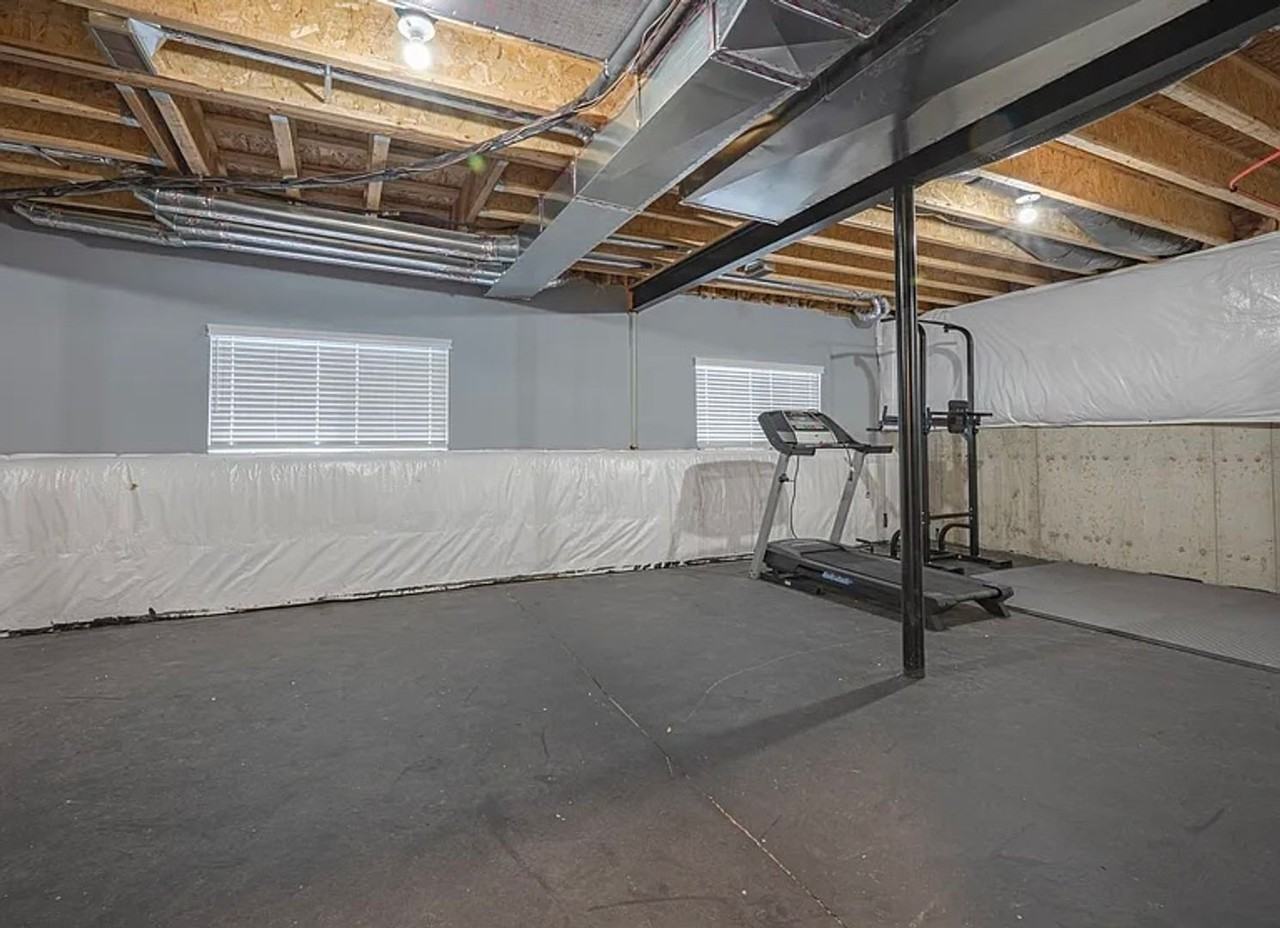 8270 Carston Ln - Photo 3 of 50