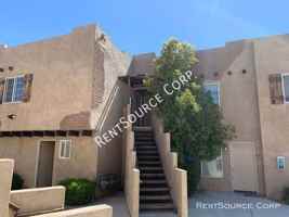 featured image of 209 E Grace St #1C