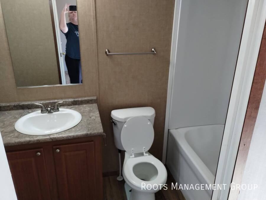 123 Riviera Courts Dr #123 - Photo 2 of 8