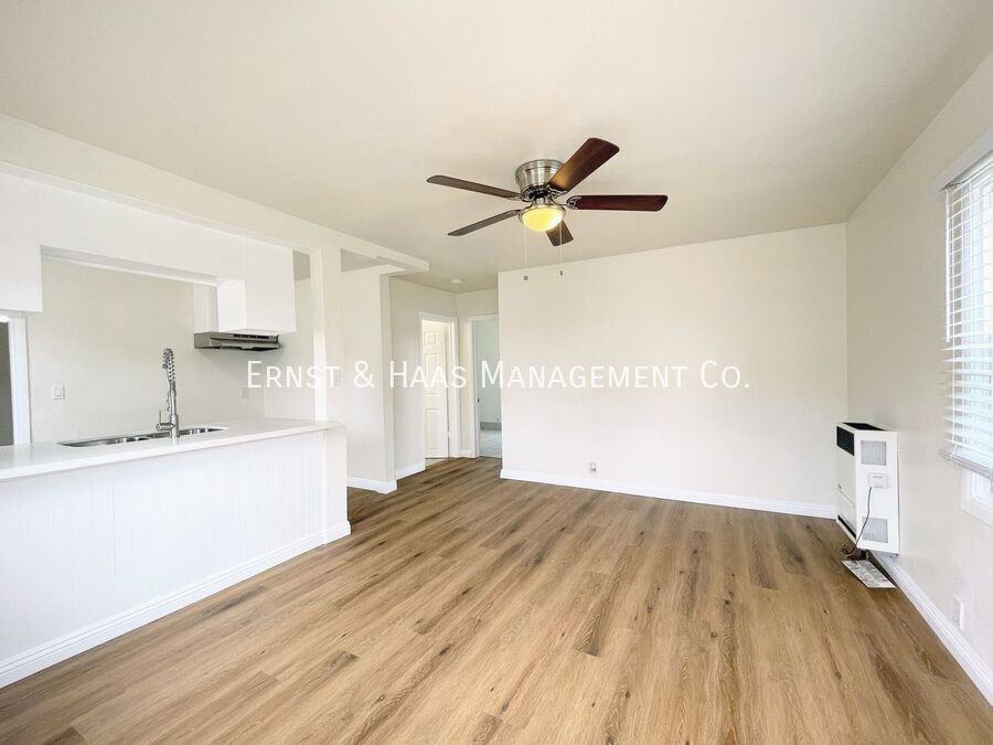 2123 W Columbia St - Photo 2 of 15