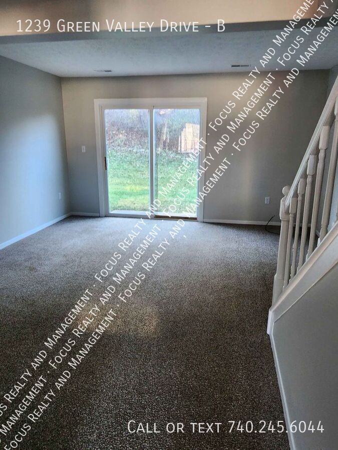 1239 Green Valley Dr - Photo 3 of 6