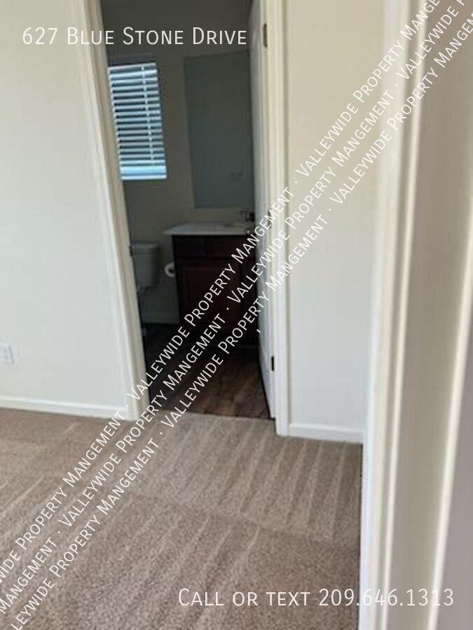 627 Bluestone Dr - Photo 3 of 26