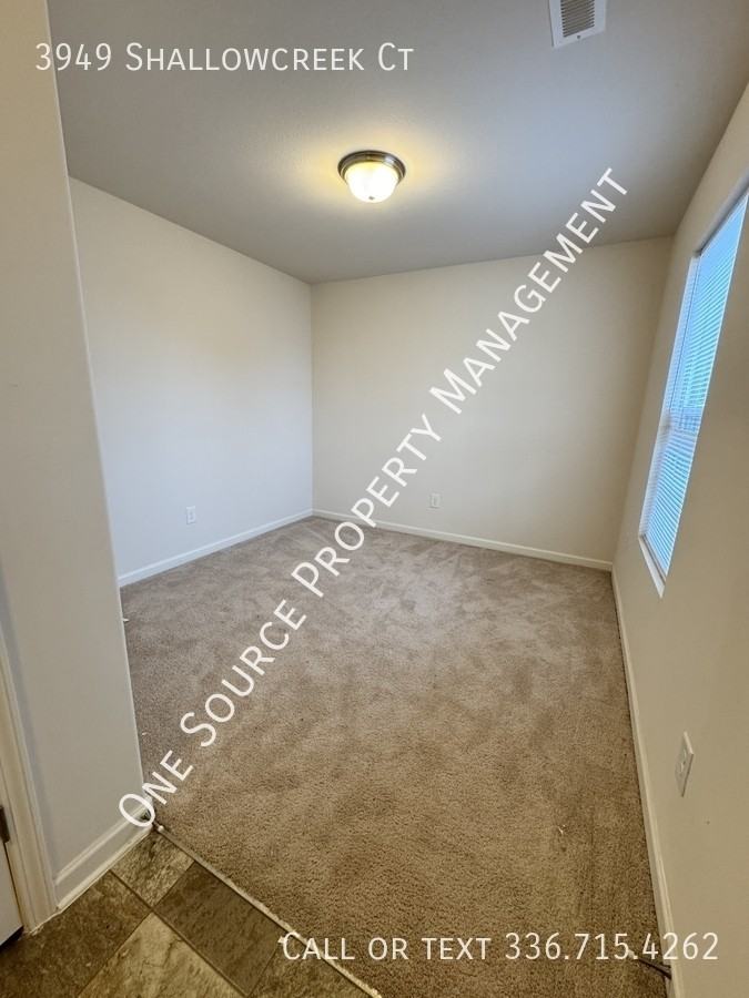 3949 Shallowcreek Ct - Photo 4 of 9