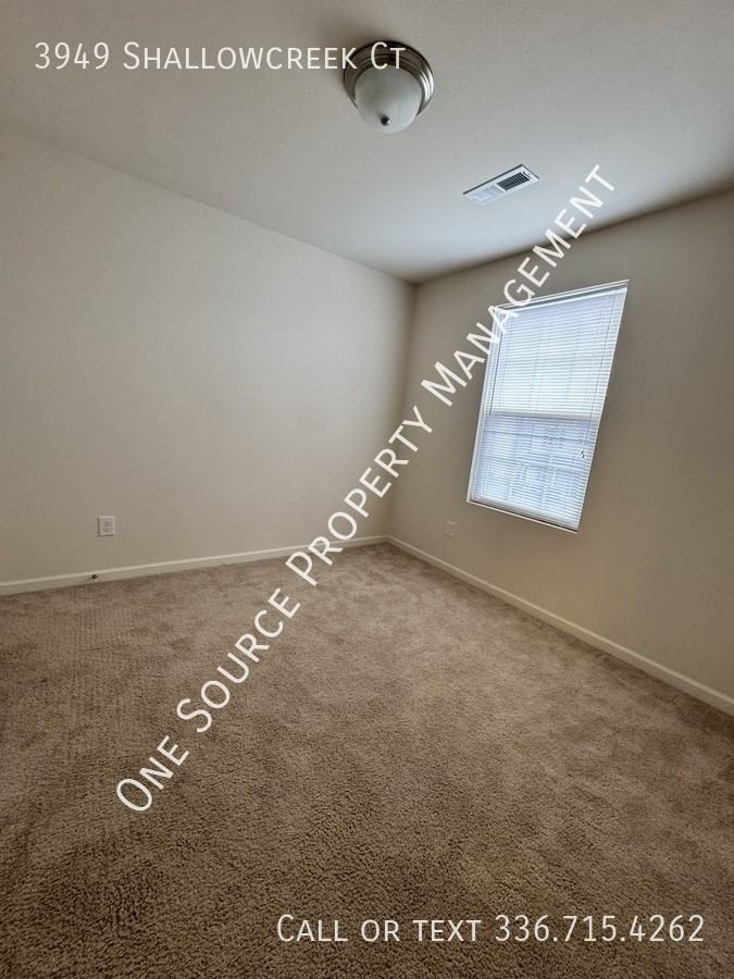 3949 Shallowcreek Ct - Photo 5 of 9