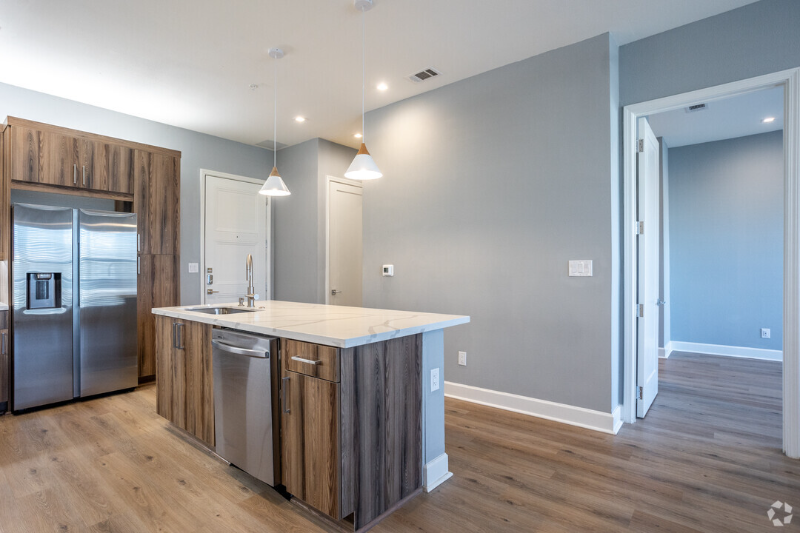 1812 Hickory St #308 - Photo 3 of 8