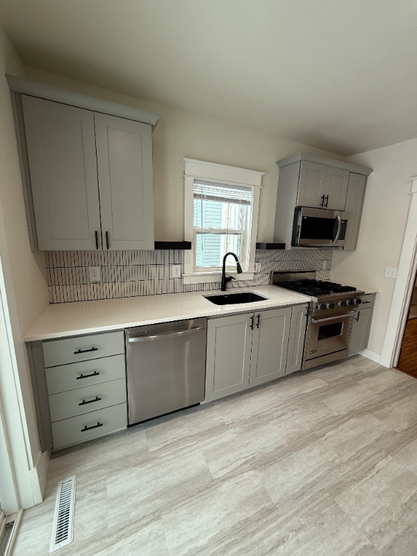 211 E Jefferson St - Photo 2 of 18