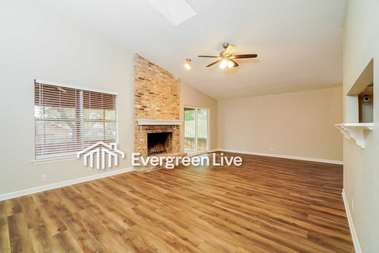 13607 Pebble Walk - Photo 3 of 17