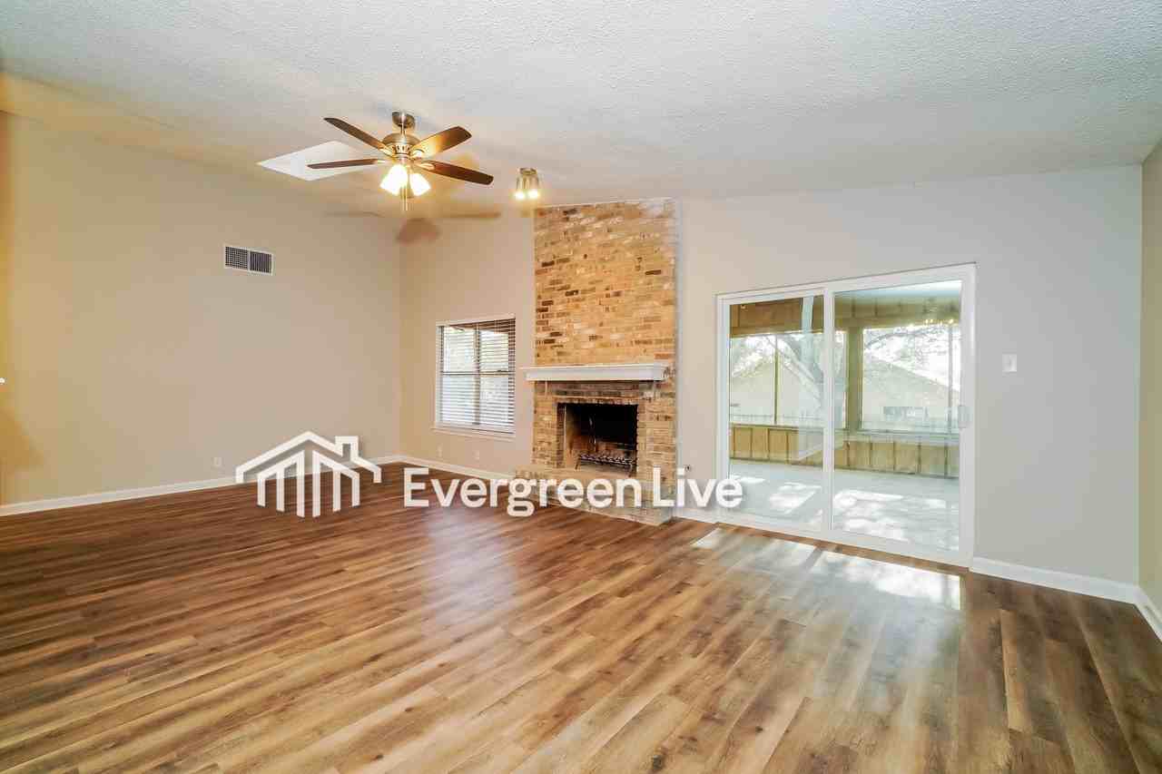 13607 Pebble Walk - Photo 5 of 16
