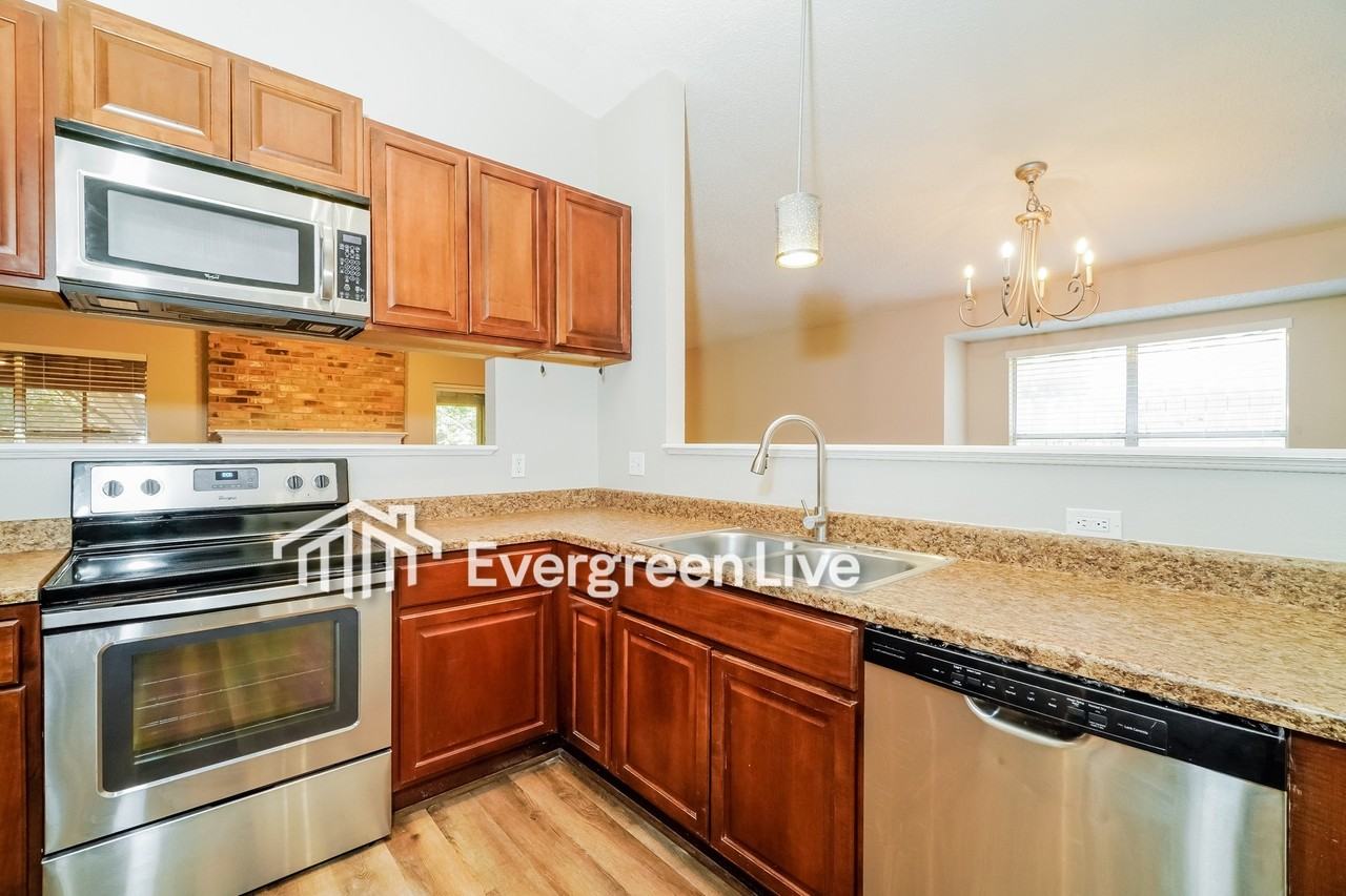 13607 Pebble Walk - Photo 7 of 16
