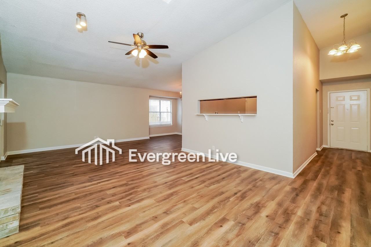 13607 Pebble Walk - Photo 3 of 16