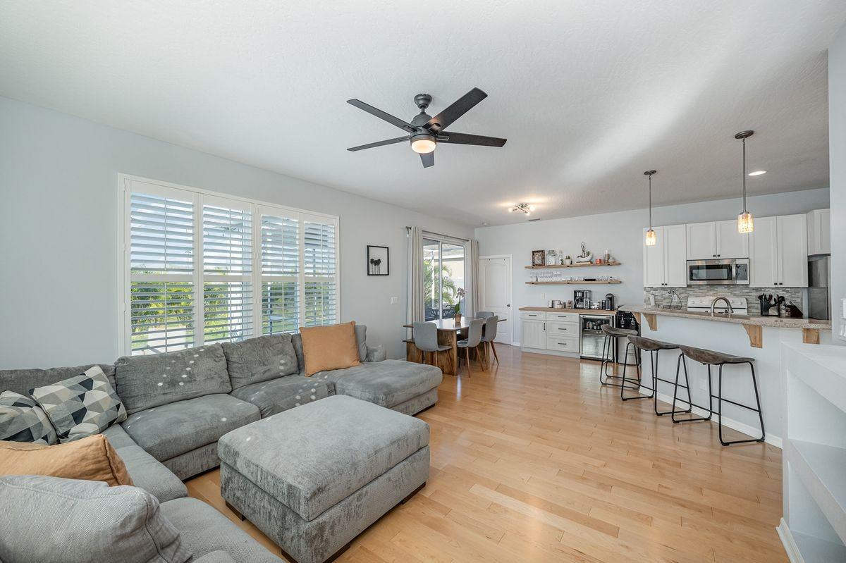 414 Barnacle Ln - Photo 2 of 17