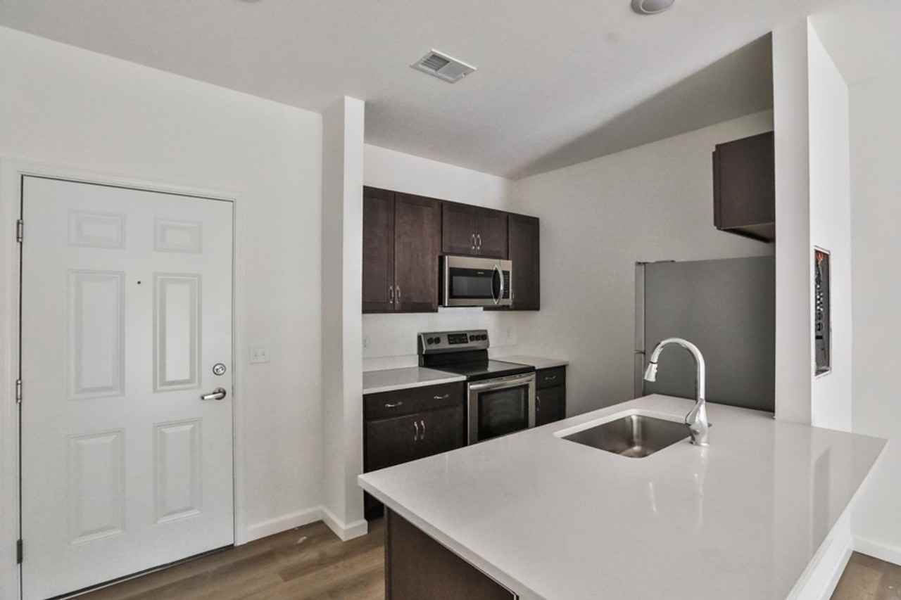 30 Pine Lane Apartments - Photo 5 of 21