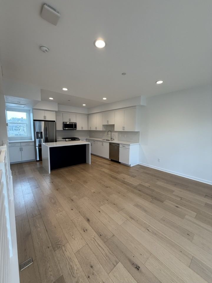 2925 1/2 Denby Ave - Photo 3 of 15