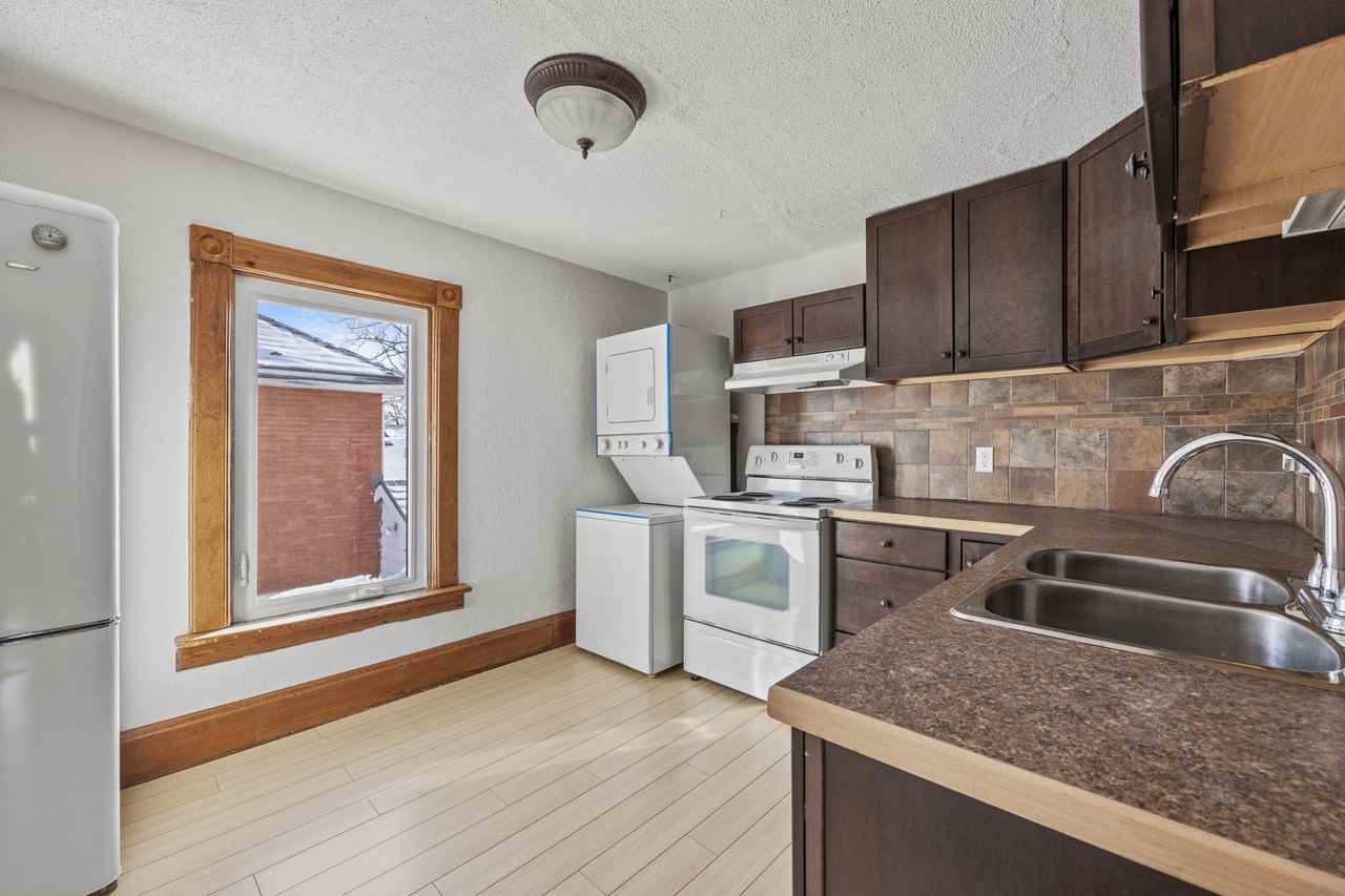 33 Rich Avenue - Photo 2 of 13