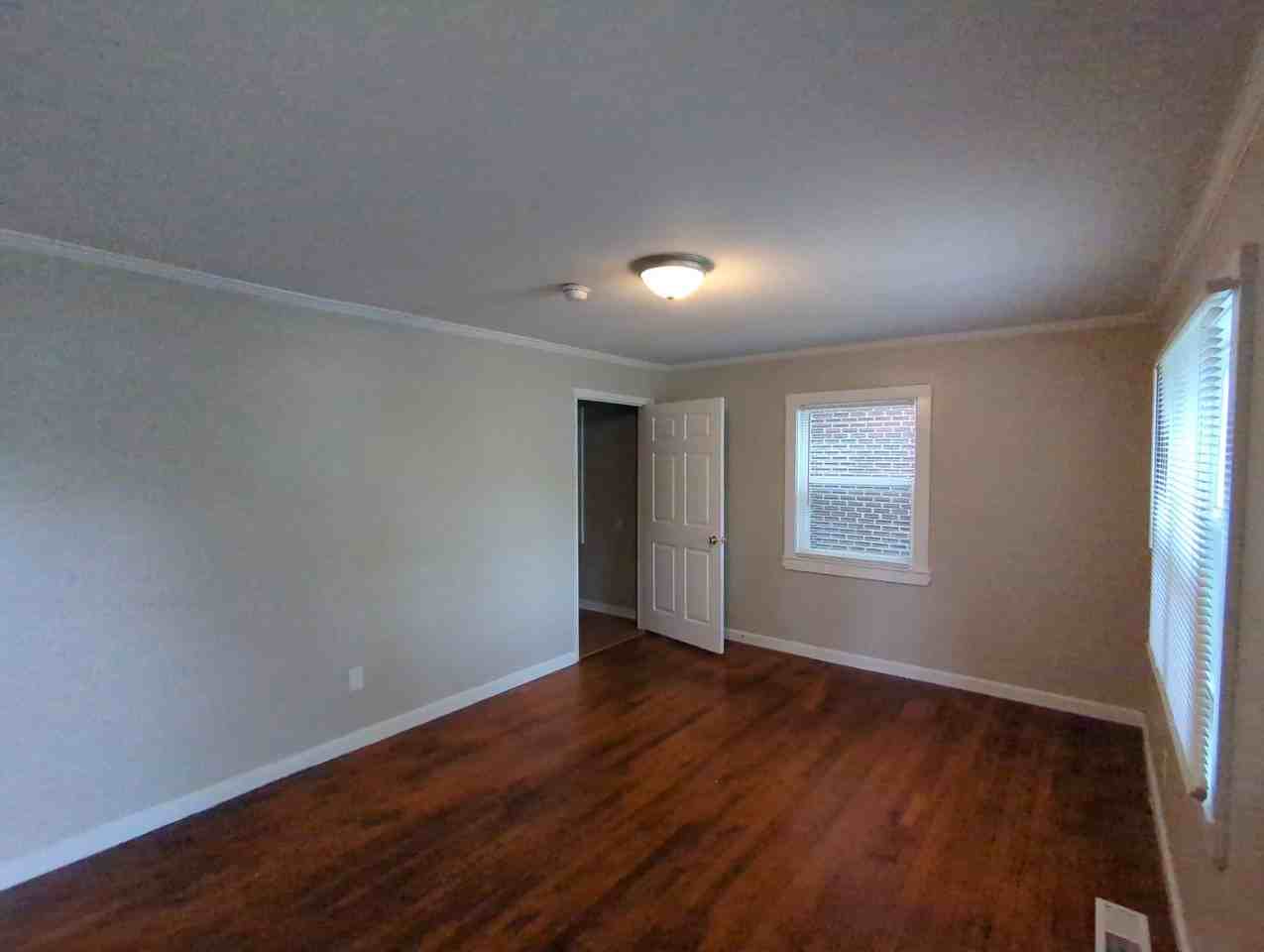 2419 Vine St - Photo 3 of 15