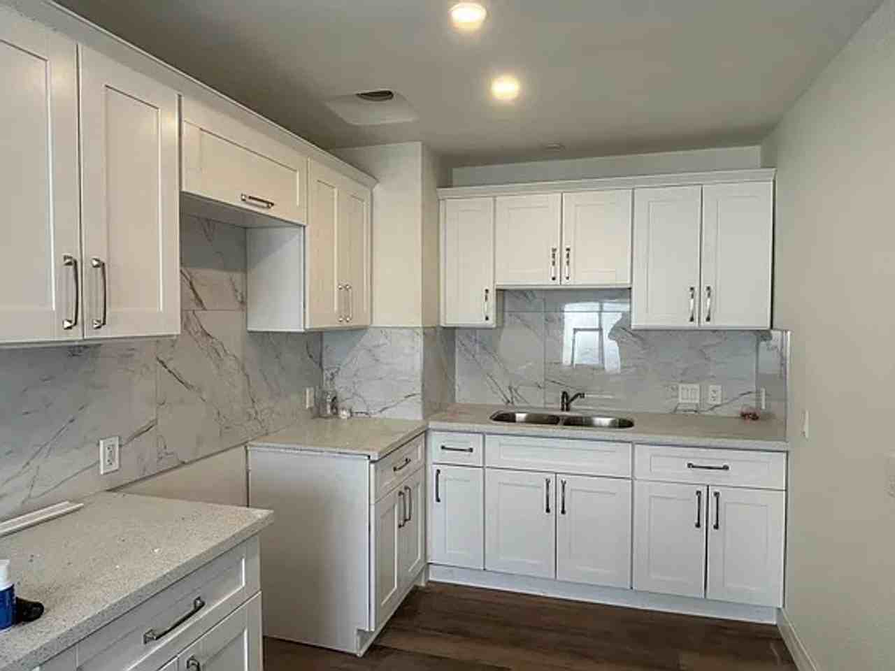 283 E G St - Photo 2 of 5