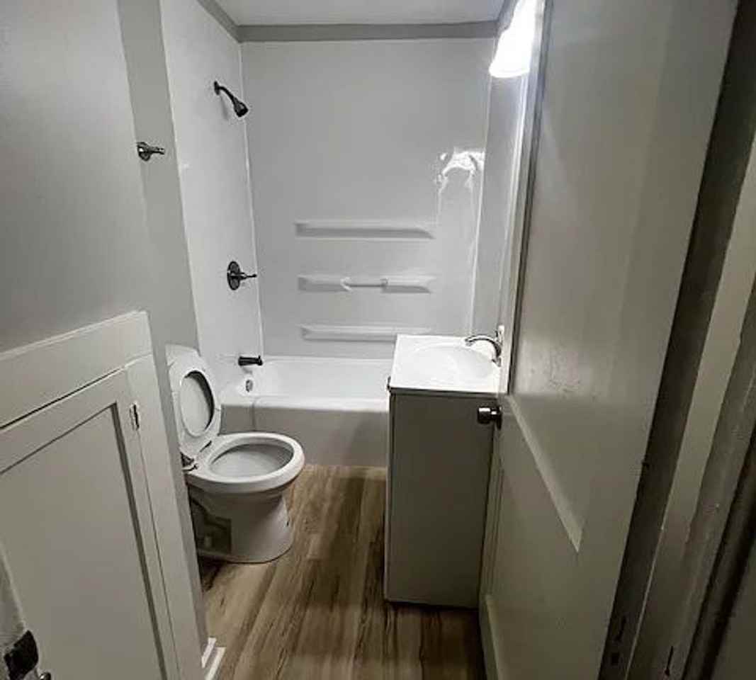 1631 S Valley St - Photo 2 of 10