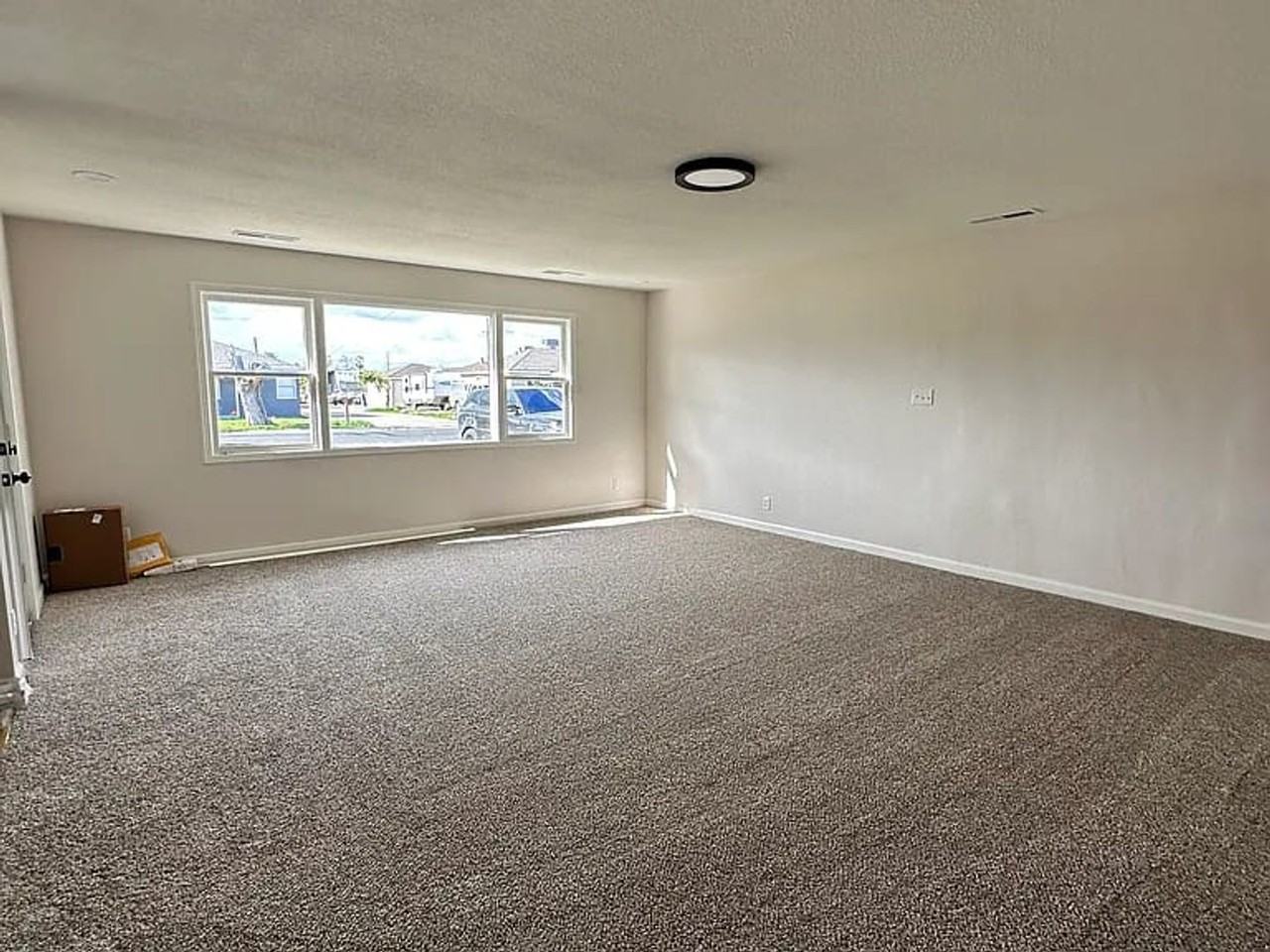 917 9th St - Photo 3 of 15