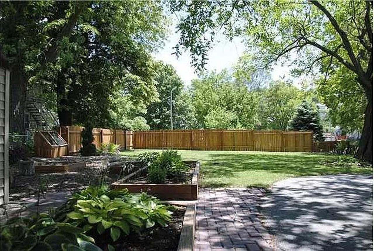 2207 Carpenter Ave - Photo 3 of 10