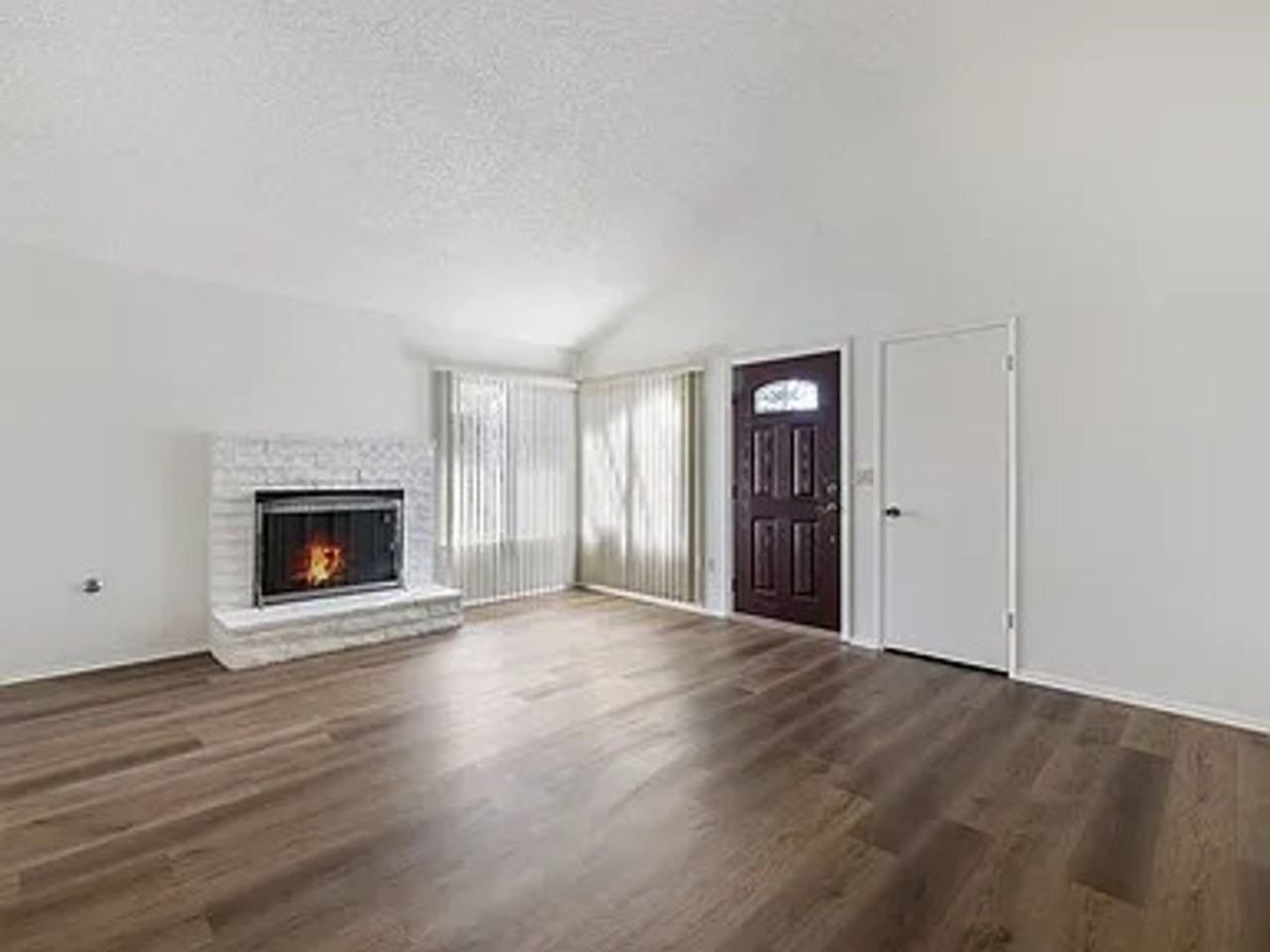 841 Landsford St - Photo 3 of 15