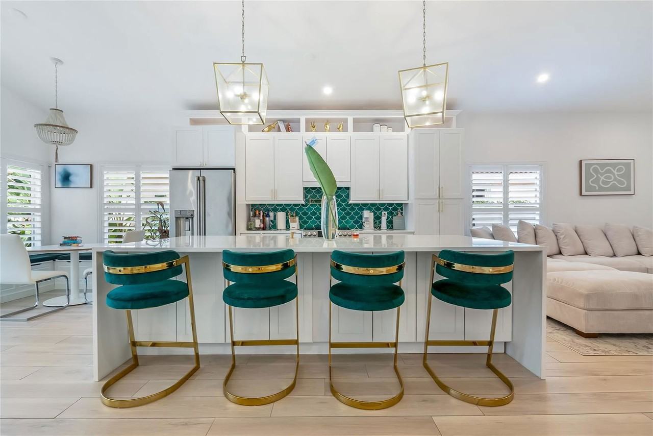 10808 Nw 46th Dr - Photo 3 of 8