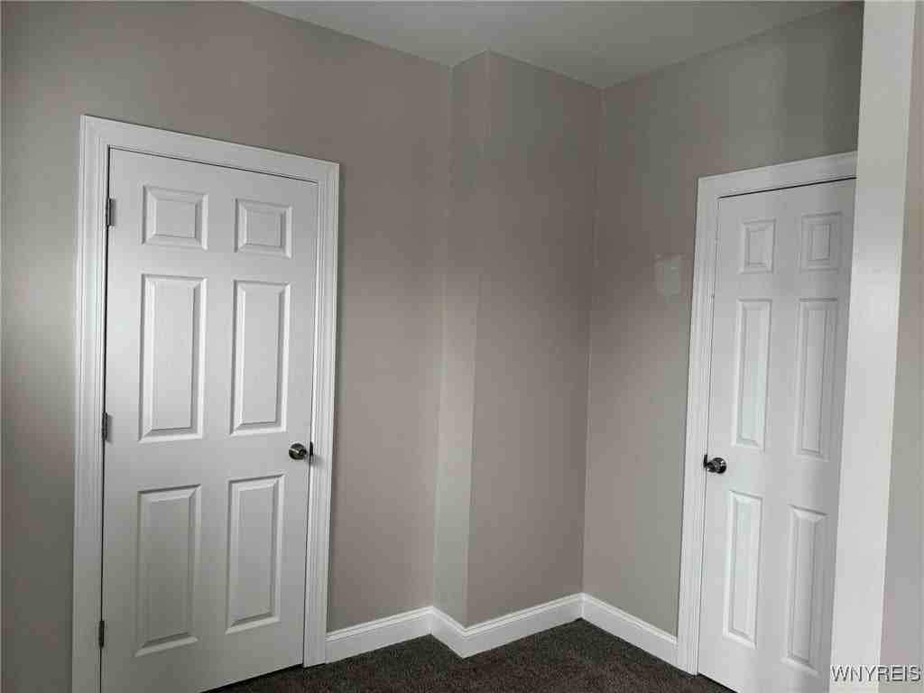 35 Barry Pl - Photo 5 of 23