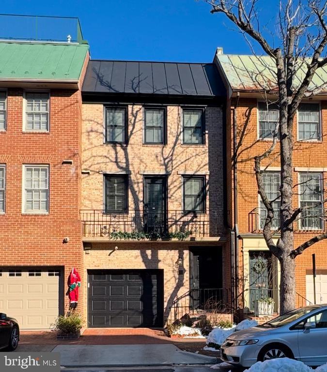 109 Queen St - Photo 2 of 50