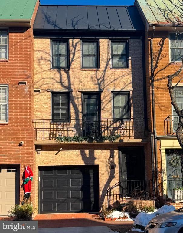 109 Queen St - Photo 3 of 50