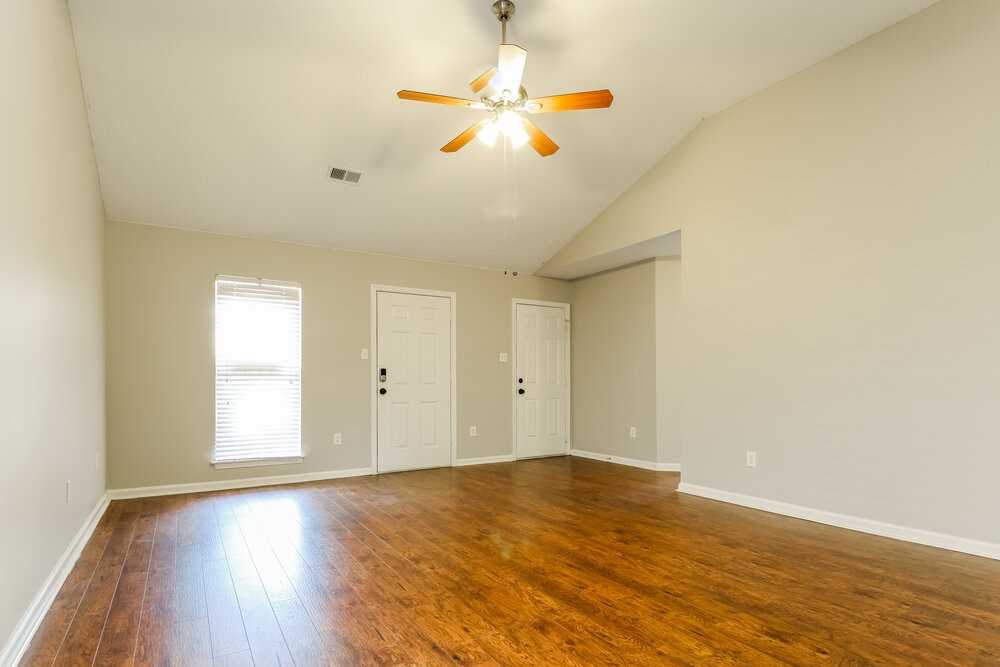 799 Grant Dr - Photo 5 of 16