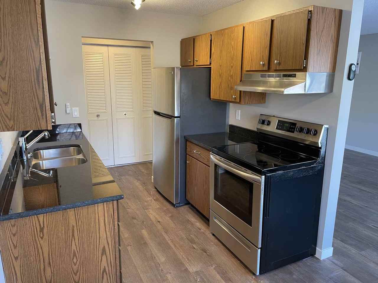 7th Avenue Apartments - Photo 6 of 31