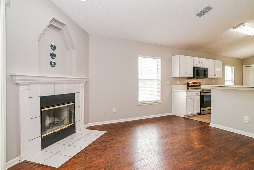 8237 Abbeyfield Dr - Photo 4 of 15