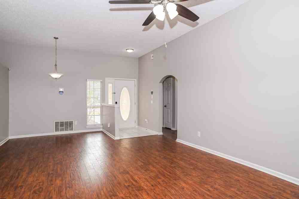 8237 Abbeyfield Dr - Photo 5 of 15