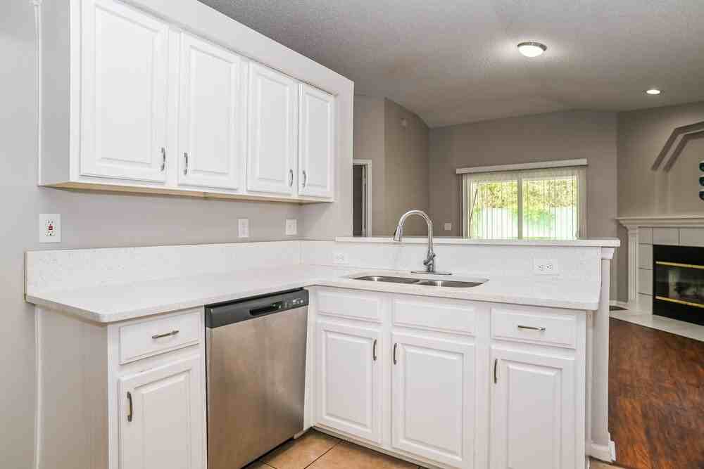 8237 Abbeyfield Dr - Photo 7 of 15