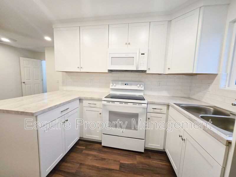 1756 N 6th Pl #A - Photo 5 of 11