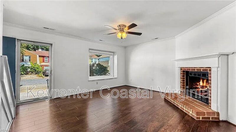 4640 Merrimac Ln - Photo 2 of 8