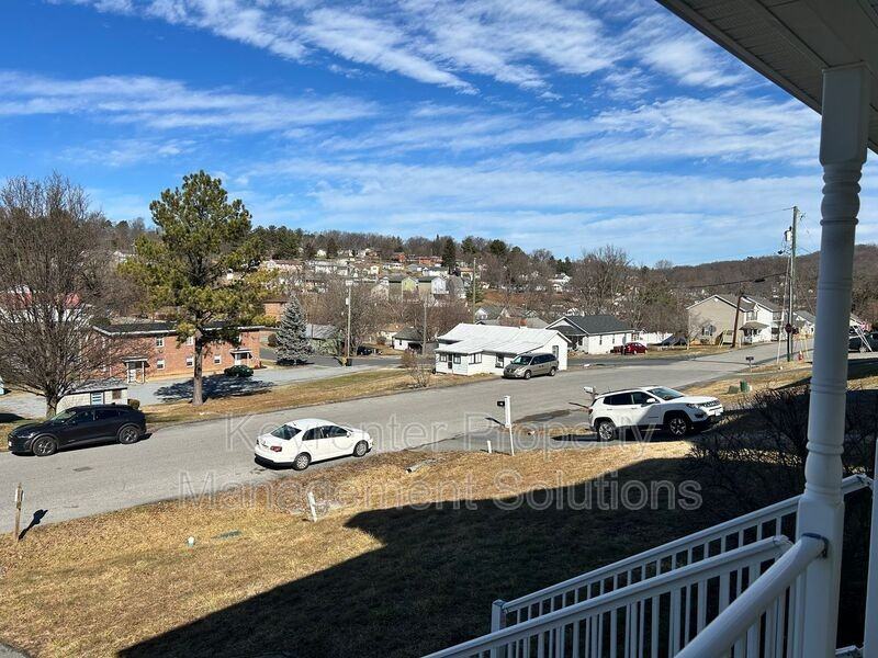 528 D St - Photo 3 of 33