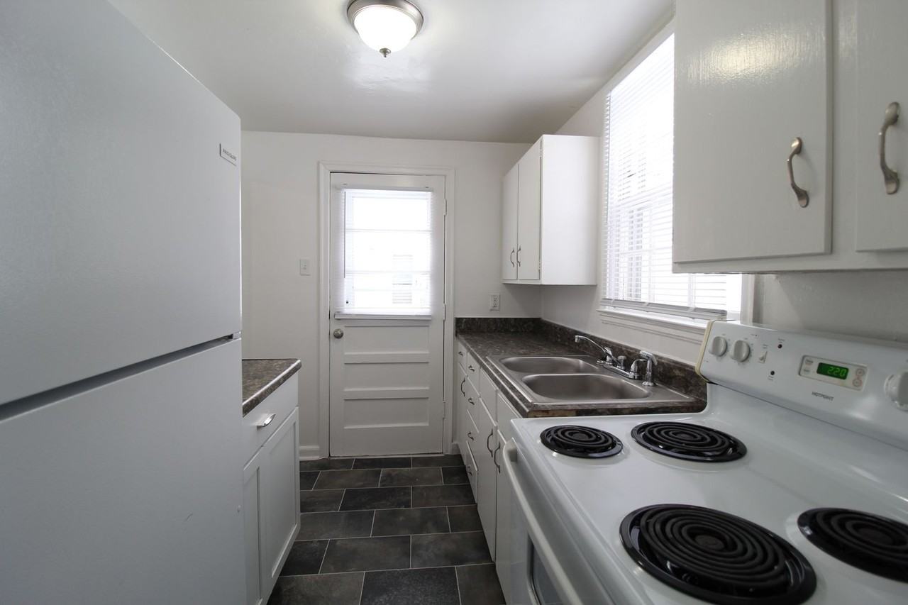 312 E 26th Ave - Photo 5 of 10