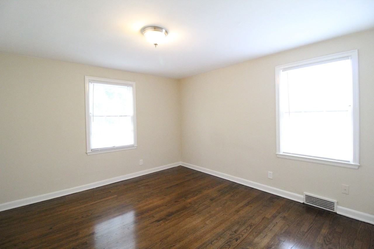 312 E 26th Ave - Photo 6 of 10