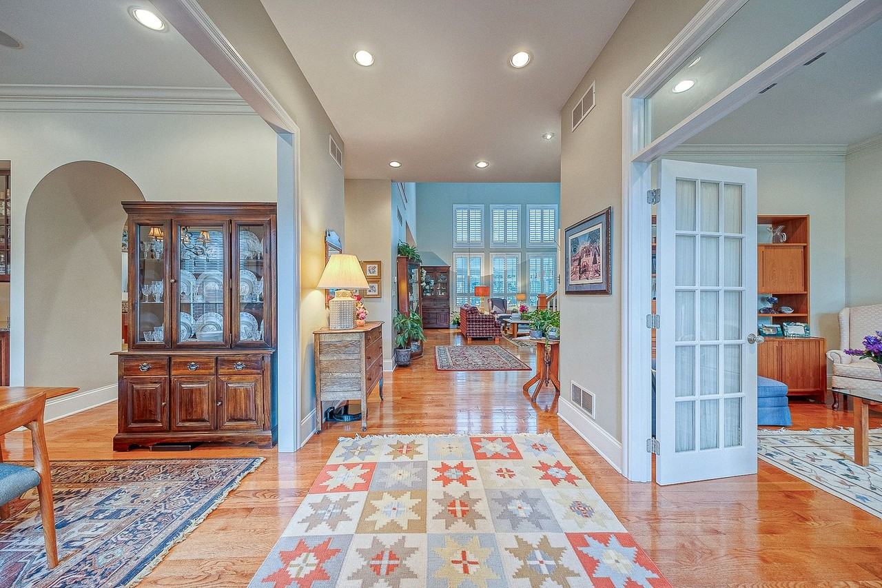1408 Eaton Dr - Photo 3 of 37