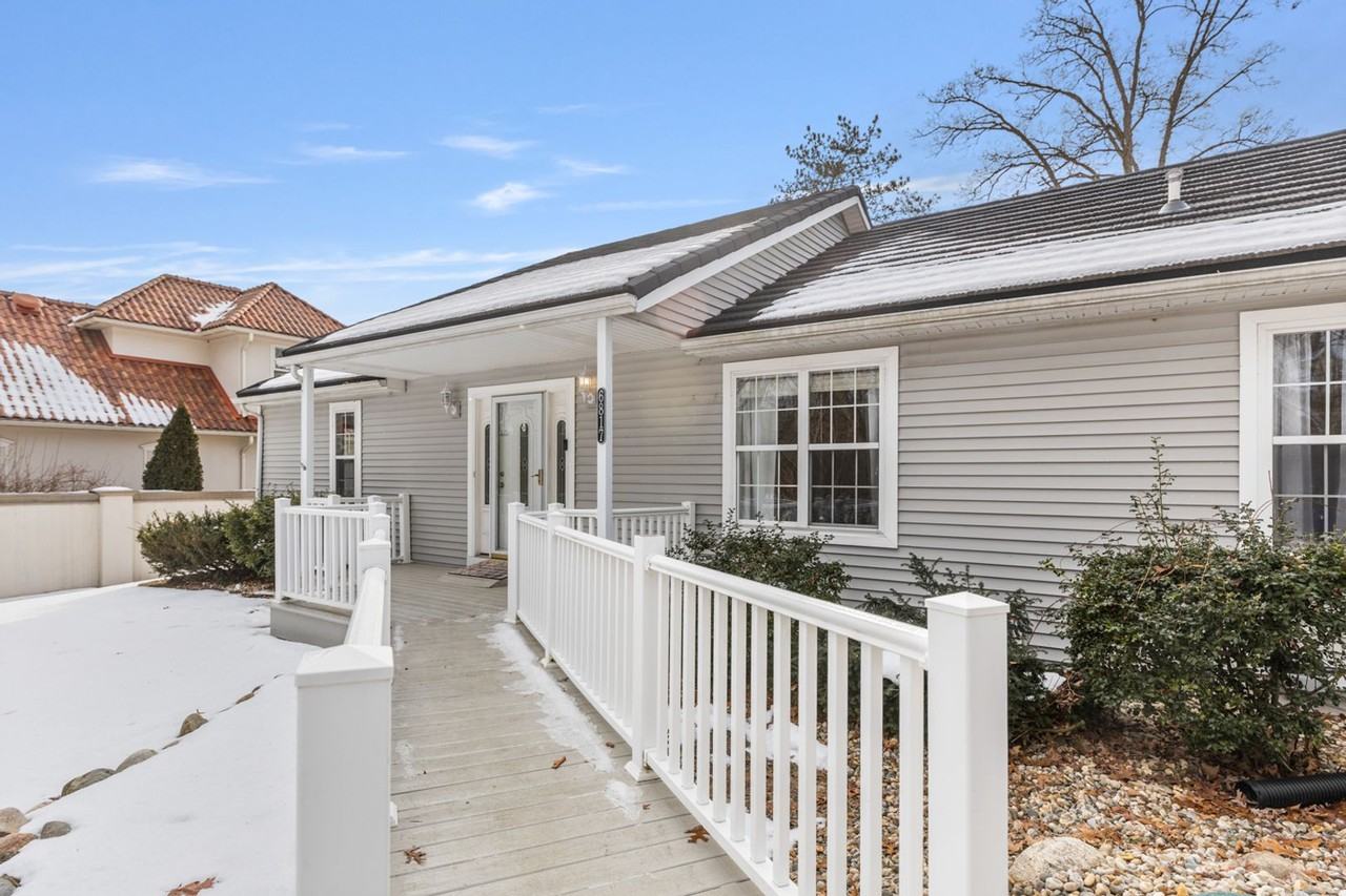 6817 S 3rd St - Photo 3 of 37