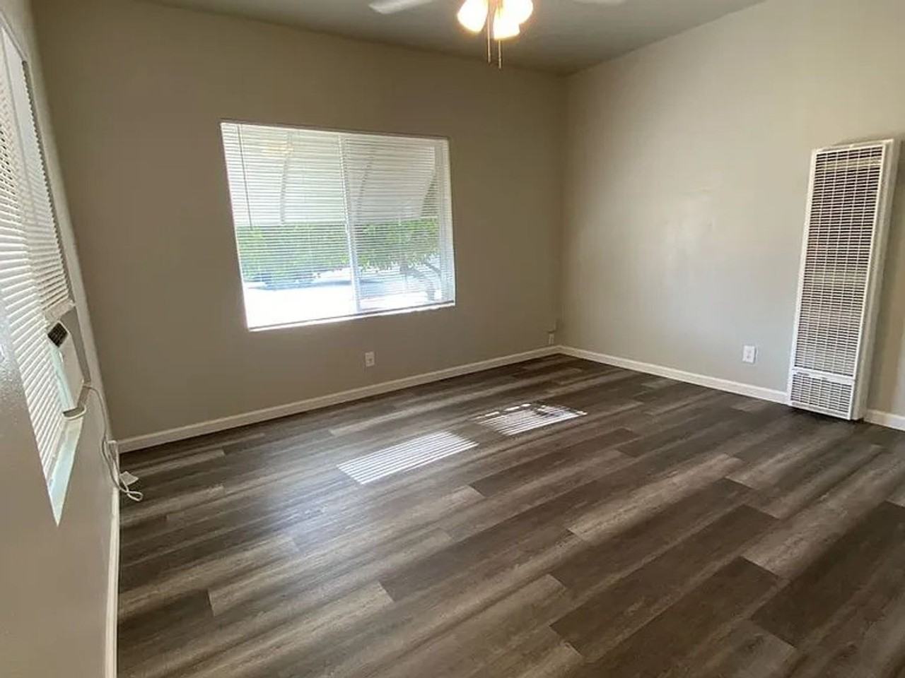 1422 Brayton Ave - Photo 2 of 10