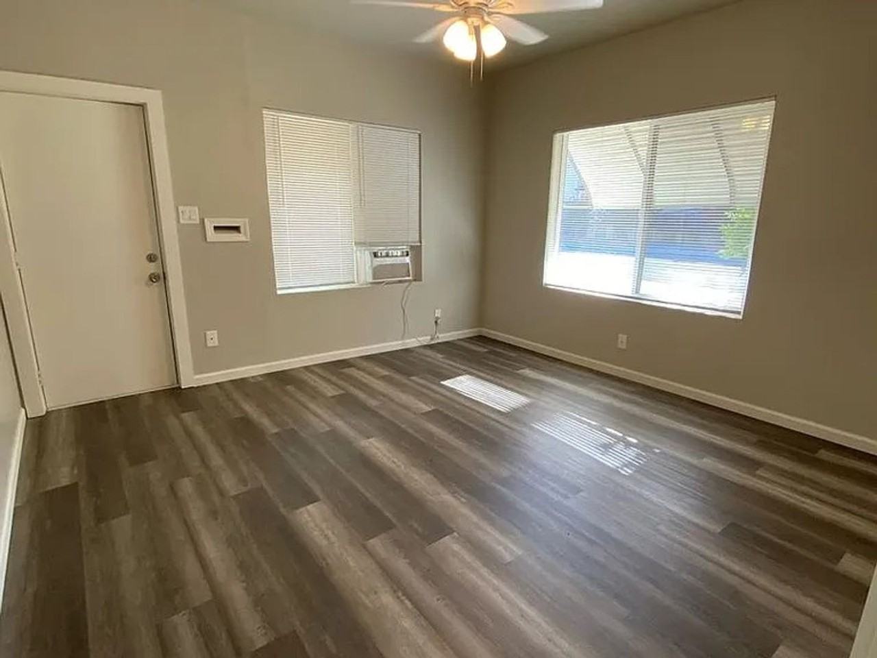 1422 Brayton Ave - Photo 3 of 10