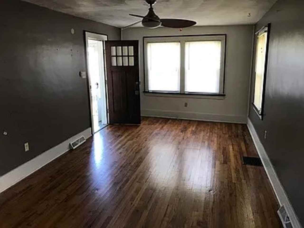 337 Marsh St - Photo 2 of 6