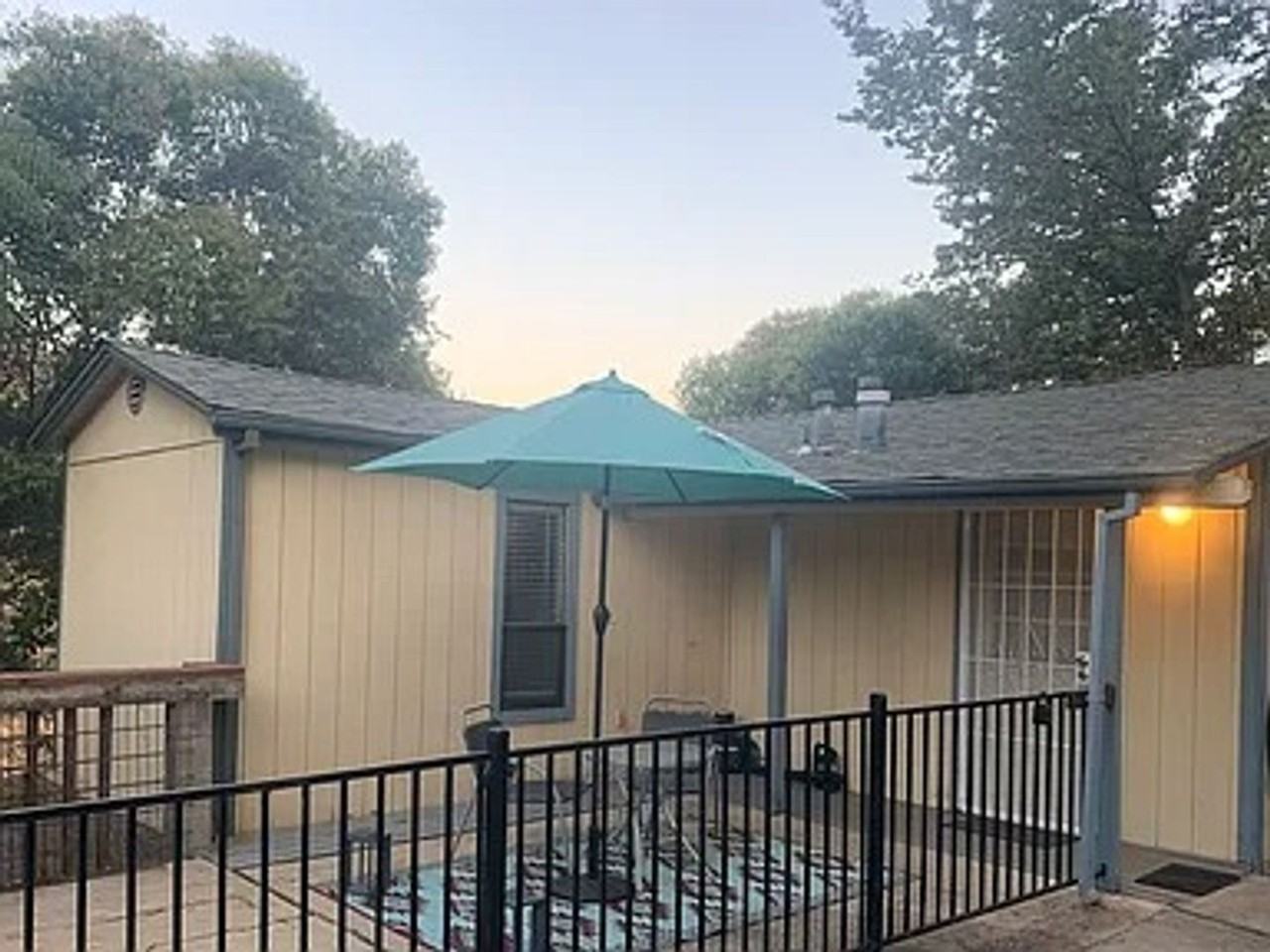 247 Live Oak St - Photo 3 of 9