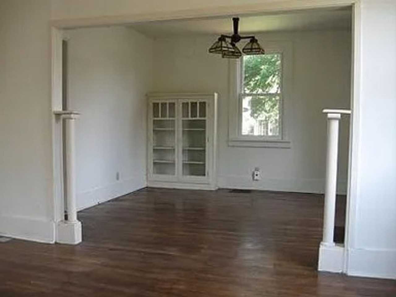 7735 Cromwell St - Photo 2 of 12