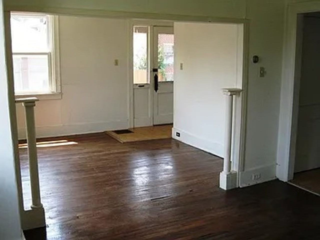 7735 Cromwell St - Photo 3 of 12