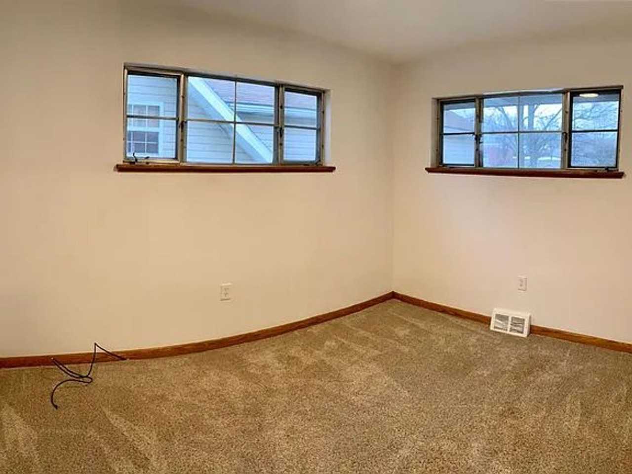 203 Churchill St - Photo 2 of 19