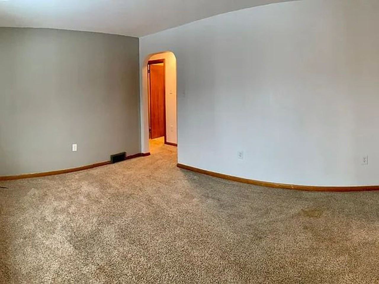 203 Churchill St - Photo 3 of 19