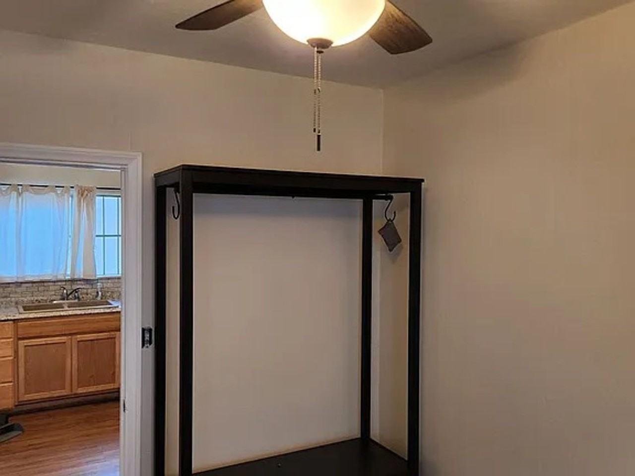 1129 S Evans St - Photo 3 of 7