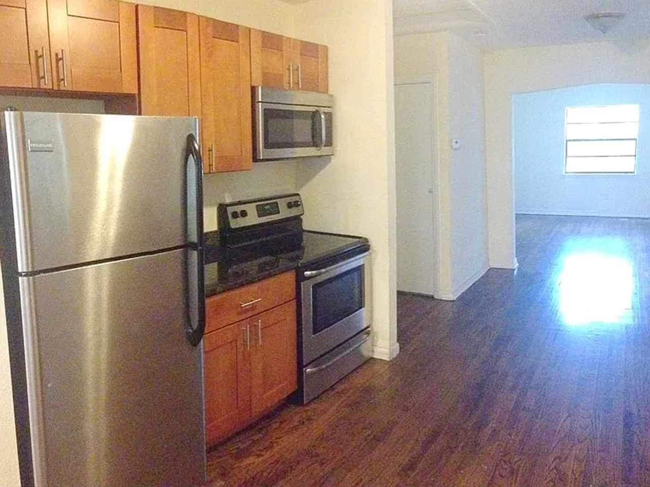 809 W Orient St - Photo 2 of 11